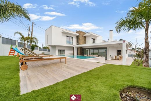 Casa de lujo en Almada, Setúbal