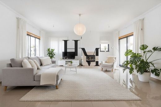 Casa de lujo en Almada, Setúbal