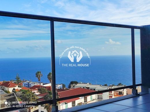 아파트 / Santa Cruz, Madeira