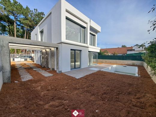 Casa de lujo en Almada, Setúbal