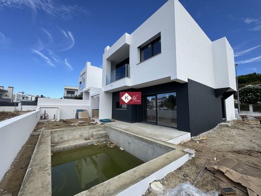 Casa di lusso a Almada, Distrito de Setúbal