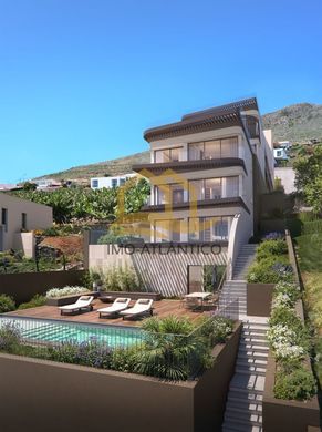 Apartment / Etagenwohnung in Funchal, Madeira