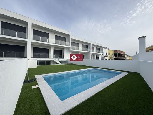 Casa di lusso a Almada, Distrito de Setúbal