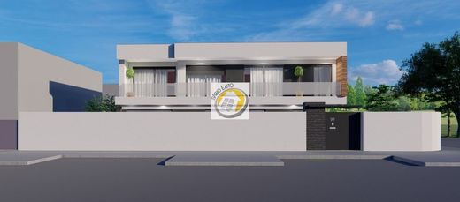 Casa di lusso a Santa Maria da Feira, Distrito de Aveiro