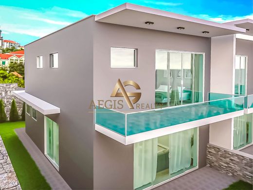 호화 저택 / Santa Cruz, Madeira