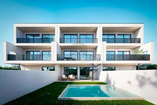 Casa di lusso a Santa Maria da Feira, Distrito de Aveiro