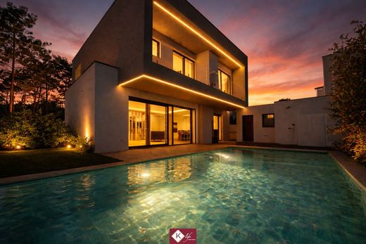 Casa de lujo en Almada, Setúbal