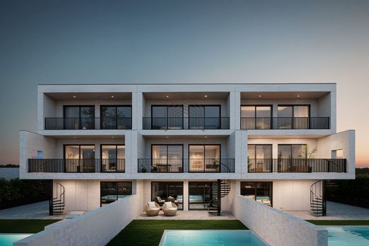 Casa di lusso a Santa Maria da Feira, Distrito de Aveiro