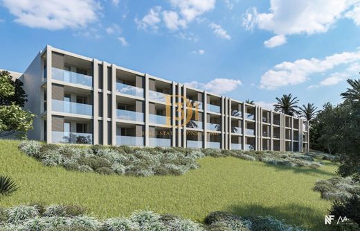 Apartment / Etagenwohnung in Funchal, Madeira