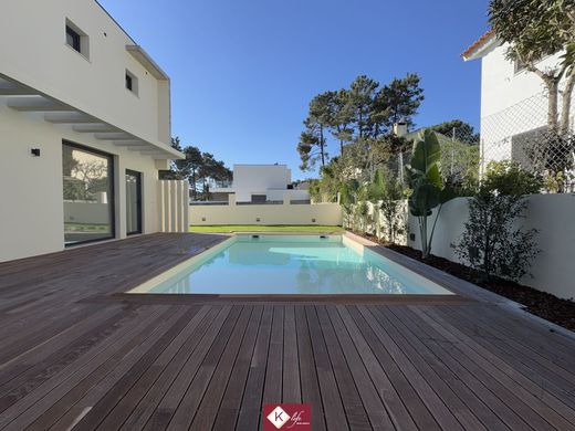 Casa de lujo en Almada, Setúbal