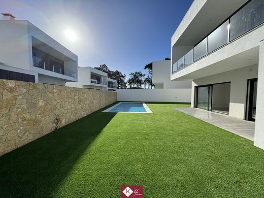 Casa de lujo en Almada, Setúbal