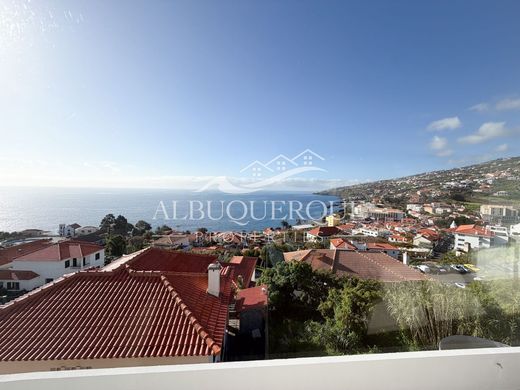 Luxury home in Santa Cruz, Madeira