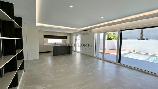 Casa de lujo en Almada, Setúbal