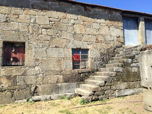 ‏בתים כפריים או חוות ב  Lousada, Distrito do Porto