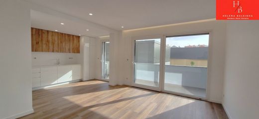 Apartment / Etagenwohnung in Odivelas, Lissabon