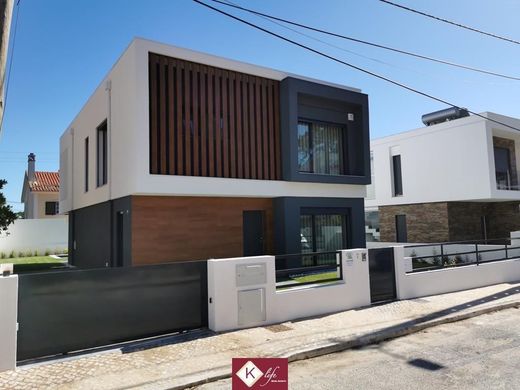 Casa de lujo en Almada, Setúbal