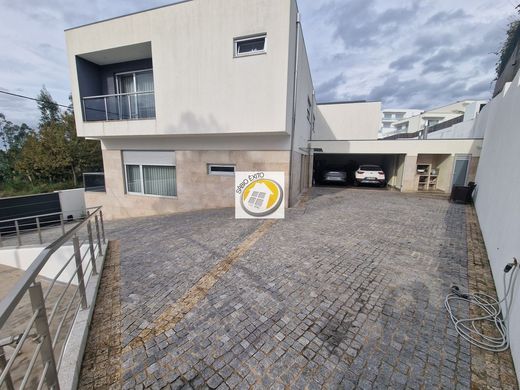 Luxury home in Santa Maria da Feira, Aveiro