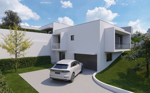 Элитный дом, Santa Maria da Feira, Distrito de Aveiro