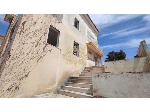 Πολυτελή κατοικία σε Αλμάντα, Almada