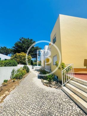 Apartment / Etagenwohnung in Cascais, Lissabon