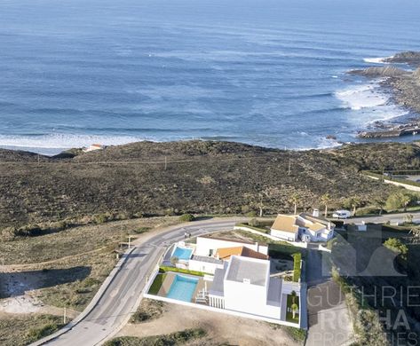 Land in Aljezur, Distrito de Faro