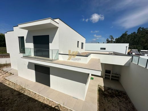 Luxe woning in Santa Maria da Feira, Distrito de Aveiro
