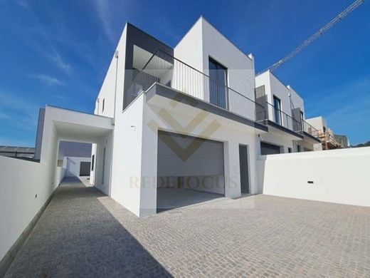 Luxury home in Santa Maria da Feira, Aveiro