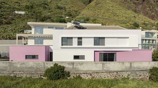 Luxury home in Calheta, Madeira