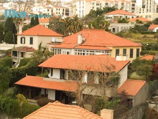 Funchal, Região Autónoma da Madeiraの高級住宅