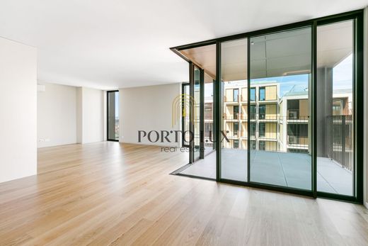 Apartment / Etagenwohnung in Vila Nova de Gaia, Distrito do Porto