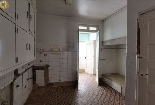 ﺷﻘﺔ ﻓﻲ لشبونة, Lisbon
