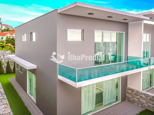 Luxury home in Santa Cruz, Madeira