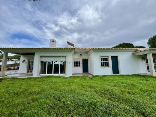 ﻣﻨﺰﻝ ﺭﻳﻔﻲ/ ﺑﻴﺖ ﻤﺰﺭﻋﺔ ﻓﻲ Coimbra, Distrito de Coimbra