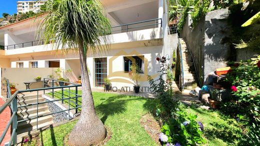 Luxus-Haus in Câmara de Lobos, Madeira