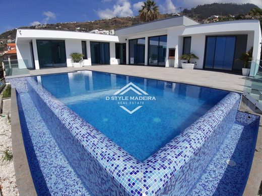 Luxury home in Calheta, Madeira