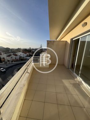 Apartment / Etagenwohnung in Cascais, Lissabon