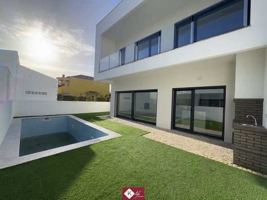 Casa de lujo en Almada, Setúbal