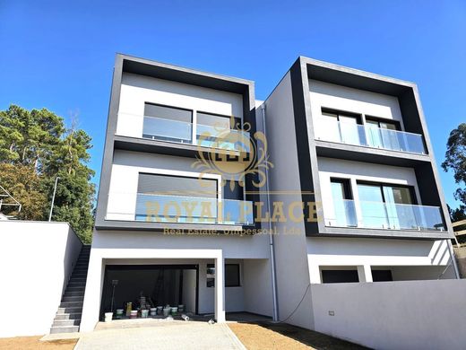 Casa di lusso a Santa Maria da Feira, Distrito de Aveiro