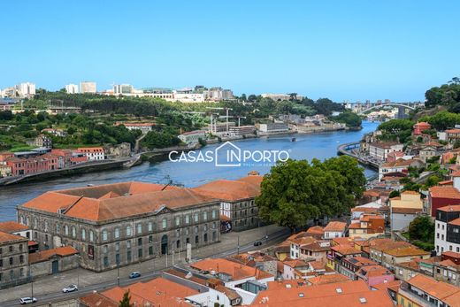 Apartment / Etagenwohnung in Porto, Distrito do Porto