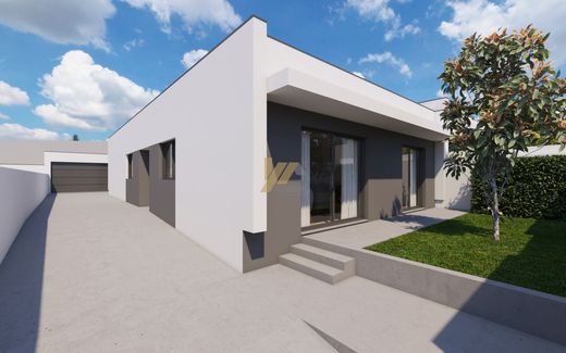 Casa de lujo en Santa Maria da Feira, Aveiro