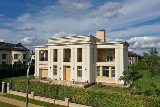 Luxury home in Obushkovo, Istrinskiy Rayon