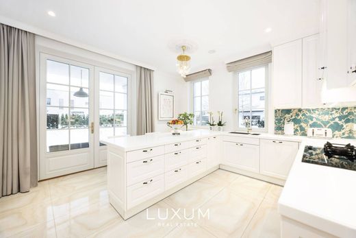 Luxury home in Peetri, Rae vald