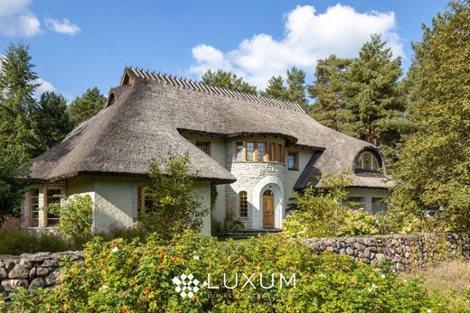 호화 저택 / Laagri, Saue vald