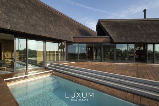 Luxury home in Vahtraste, Muhu vald