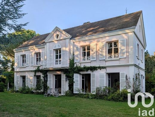 Villa in Montfort-l'Amaury, Yvelines