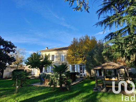 Villa Saint-Magne-de-Castillon, Gironde