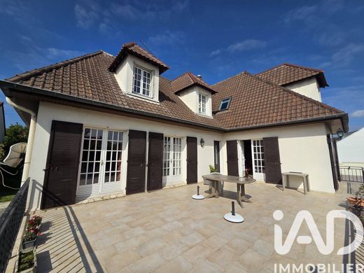 Villa in Carrières-sur-Seine, Yvelines