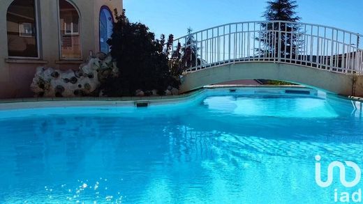 Villa in Beaune, Cote d'Or