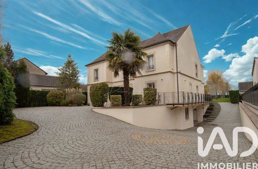 Villa in Ronquerolles, Val d'Oise