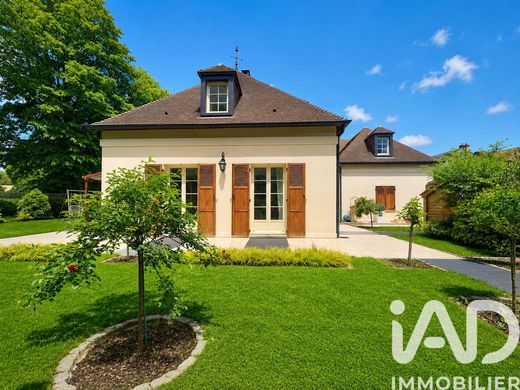 Villa a Lésigny, Seine-et-Marne